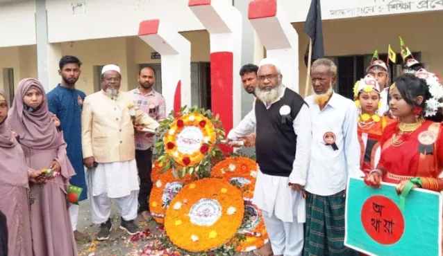 জুতা পায়ে শহীদ মিনারে কলেজের অধ্যক্ষ, বললেন ‘ভুল হয়েছে’