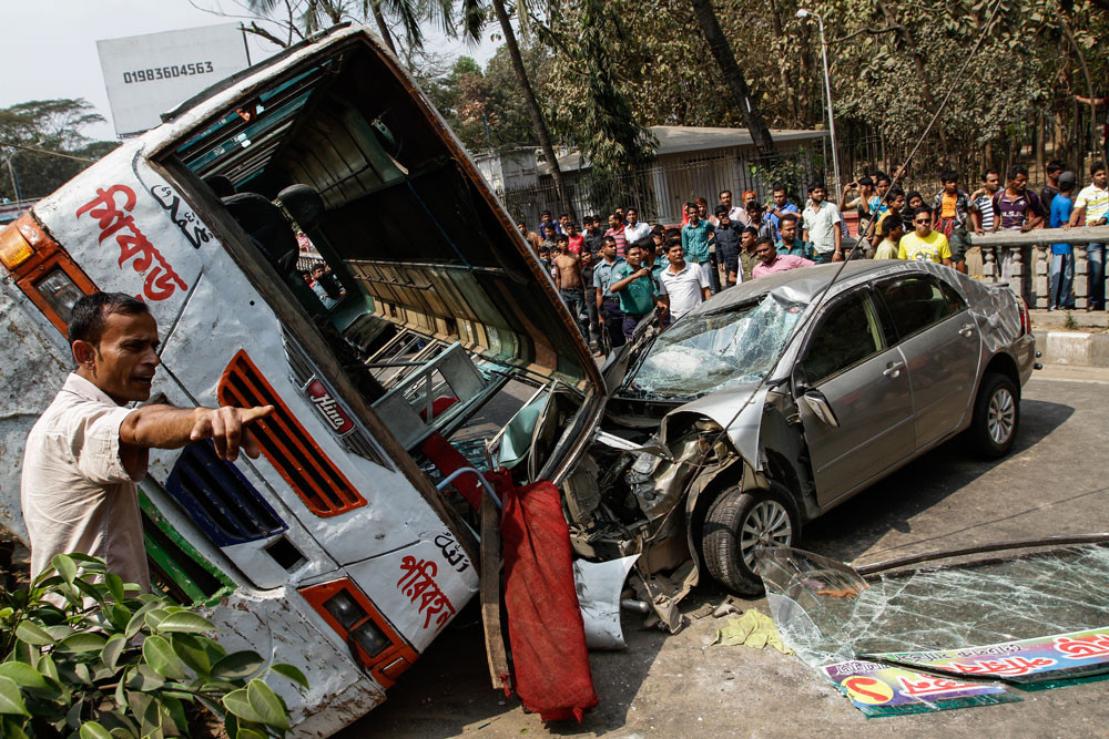 জানুয়ারিতে সড়ক দুর্ঘটনায় নিহত ৫৮৫ আহত ৮৯৯ জন