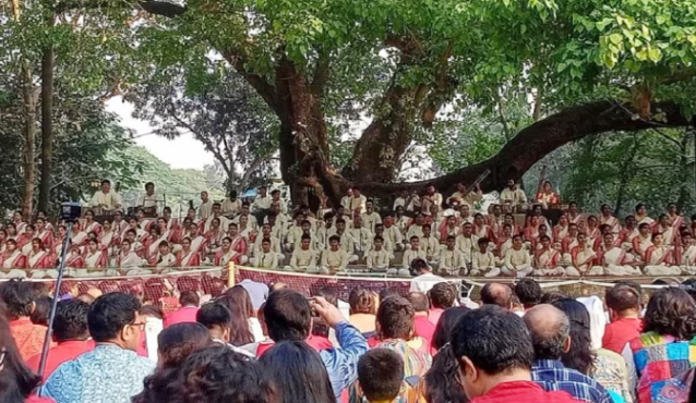 সুরে-গানে শুরু রমনা বটমূলে বর্ষবরণ