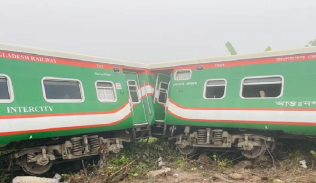 গাজীপুরে ট্রেনের ইঞ্জিনসহ ৭ বগি লাইনচ্যুত, নিহত ১