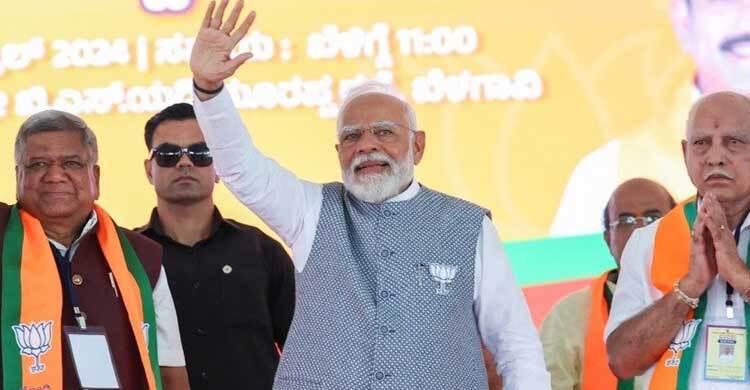 গরমের মধ্যেও ছুটে বেড়াচ্ছেন মোদী, রোজ করছেন ৪ জনসভা