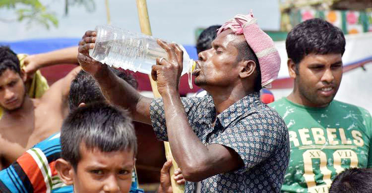 সারাদেশে বইছে তাপপ্রবাহ, থাকবে গরমের অস্বস্তি