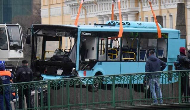 রাশিয়ায় যাত্রীবাহী বাস নদীতে পড়ে নিহত ৭