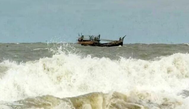 সাগরে গভীর নিম্নচাপ, তাপপ্রবাহের সঙ্গে বৃষ্টির আভাস