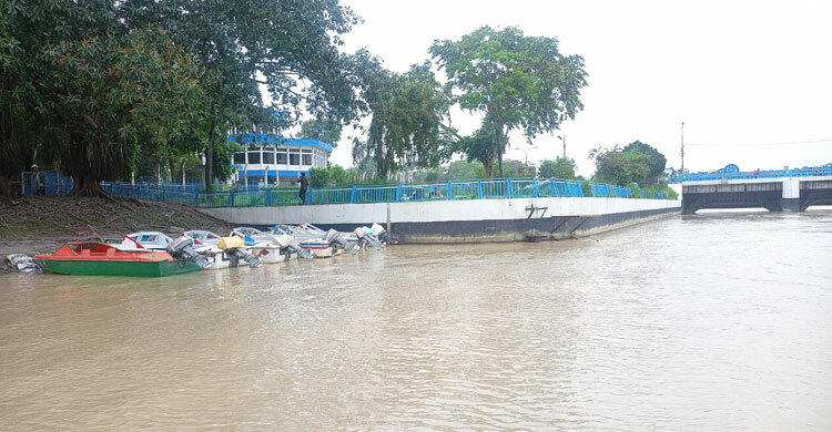 বিপৎসীমা ছুঁই ছুঁই তিস্তায় বন্যার শঙ্কা