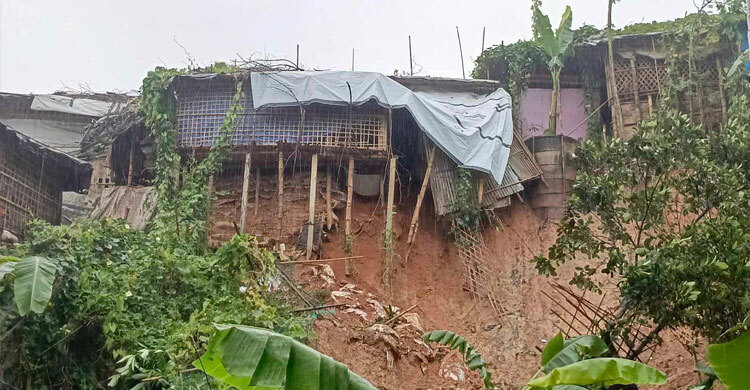 উখিয়ায় পাহাড়ধসে শিশুর মৃত্যু