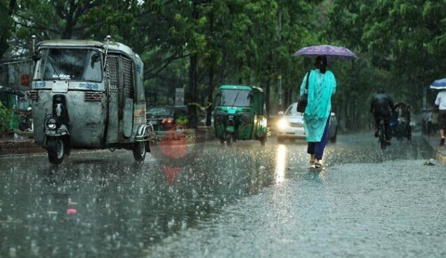 ভ্যাপসা গরমে রাজধানীতে স্বস্তির বৃষ্টি