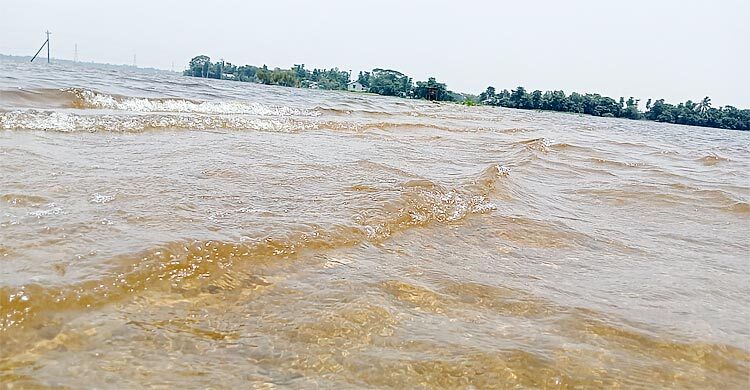 পাহাড়ি ঢলে বাড়ছে সুনামগঞ্জের ২৬ নদীর পানি