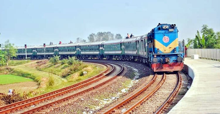 ঈদযাত্রায় ট্রেনের অগ্রিম টিকিট বিক্রি শুরু