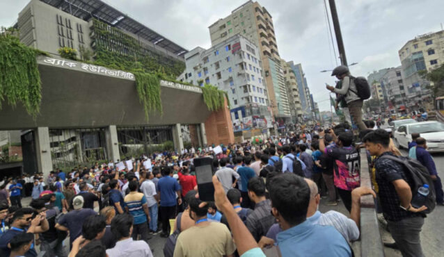 শাটডাউন: বাড্ডায় সংঘর্ষে এক গাড়ি চালক নিহতের খবর