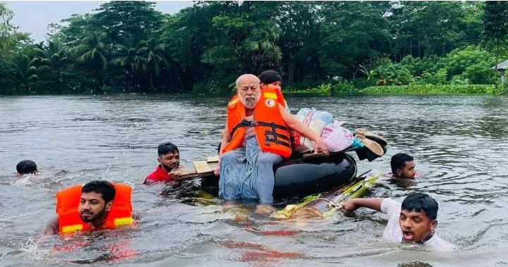 বন্যার্তদের সহায়তায় কাজ করছে রেড ক্রিসেন্ট