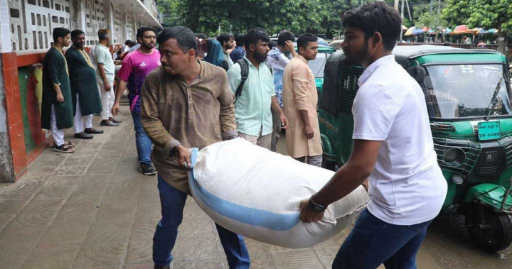 বন্যার্তদের জন্য ২৫ ট্রাক ত্রাণ পাঠিয়েছে বৈষম্যবিরোধী ছাত্র আন্দোলন
