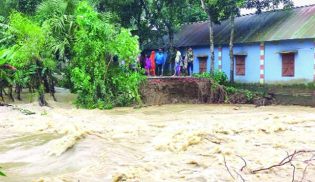 ভয়াবহ বন্যায় বিপর্যস্ত মীরসরাই, দুর্ভোগ চরমে