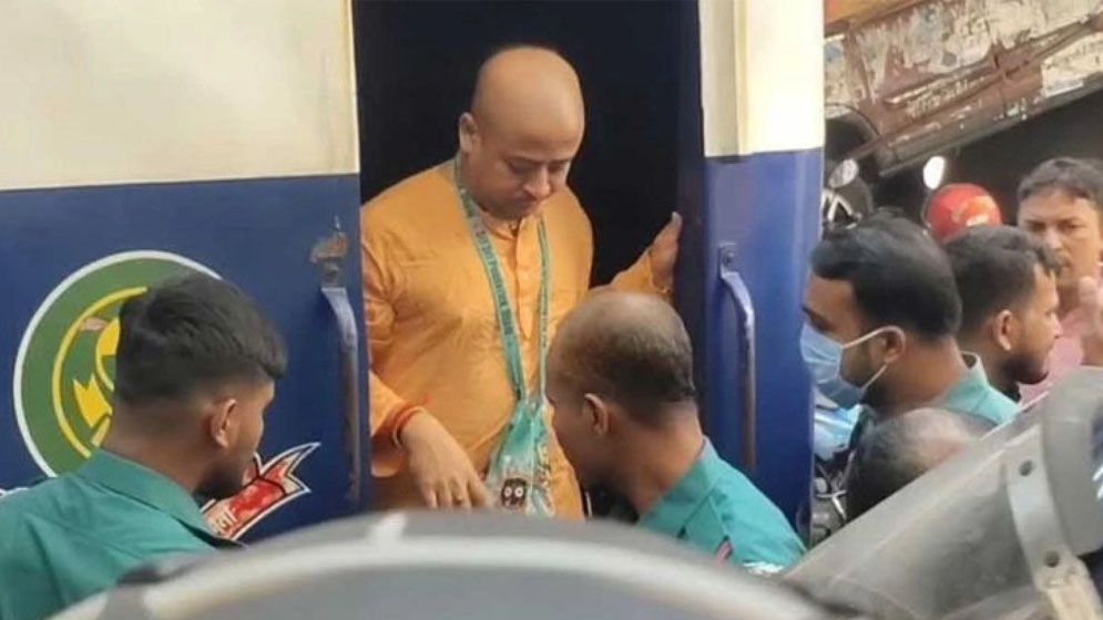 চিন্ময়ের পক্ষে ছিলেন না আইনজীবী, জামিন শুনানি পেছাল