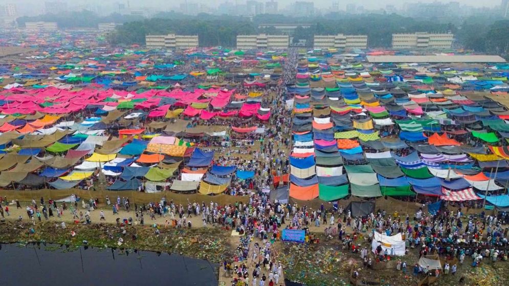 ইজতেমার আখেরি মোনাজাতে মুসল্লিদের ঢল1