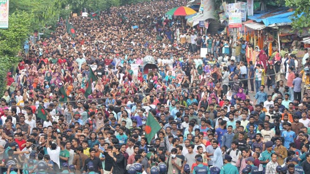 অন্তর্বর্তী সরকার দায়িত্ব নেওয়ার পর রাজধানীতে যত আন্দোলন