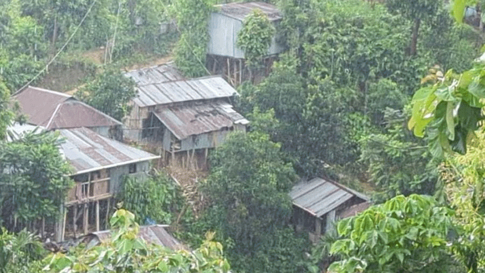 রাঙামাটিতে পাহাড় ধস, শঙ্কায় প্রশাসনের সতর্কতা জারি