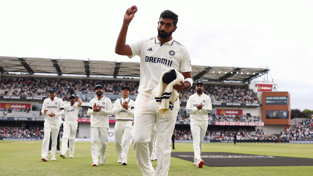 ইংল্যান্ড সফরে যে নজির গড়লেন বুমরাহ