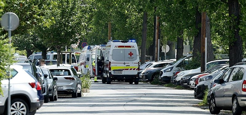 অস্ট্রিয়ায় বিদ্যালয়ে বন্দুকধারীর গুলিতে নিহত ৮