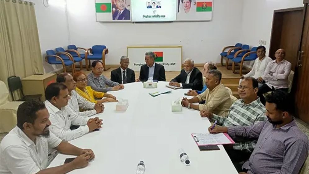 জাতীয় সরকারের মাধ্যমে সংস্কার বাস্তবায়ন করবে বিএনপি: আমির খসরু