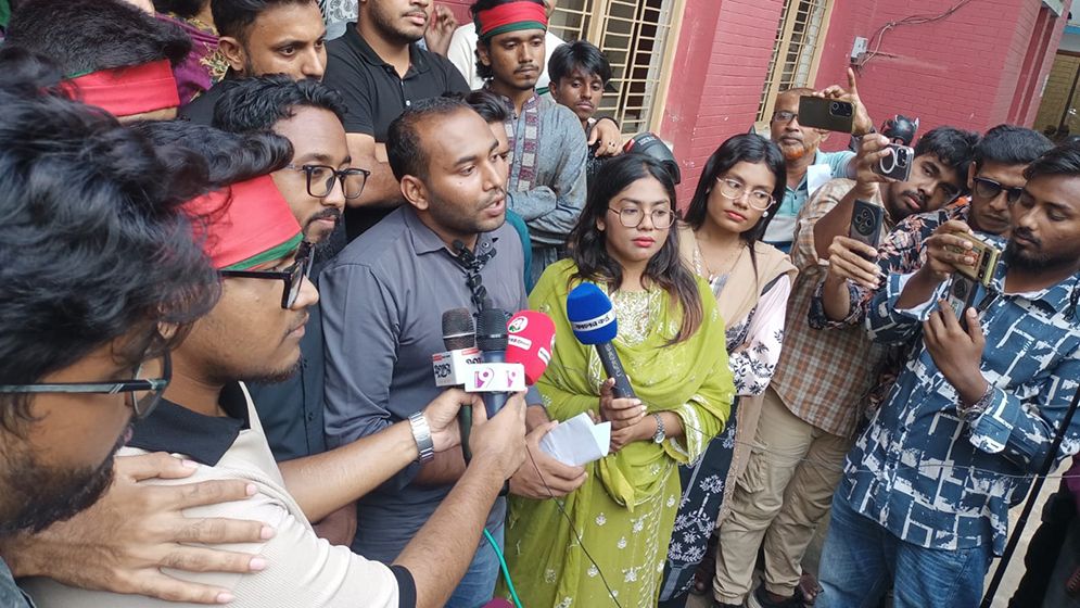 বরিশালে ২৯ দিন পর থামল রাজপথের আন্দোলন