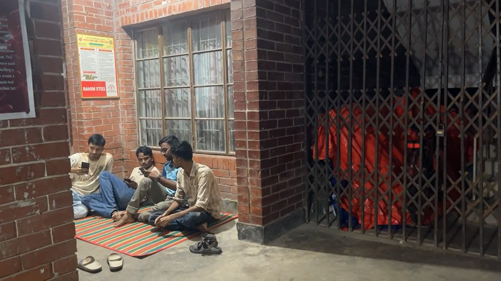 জাকসু নির্বাচন: ফলের অপেক্ষায় ক্লান্ত শিক্ষার্থীরা