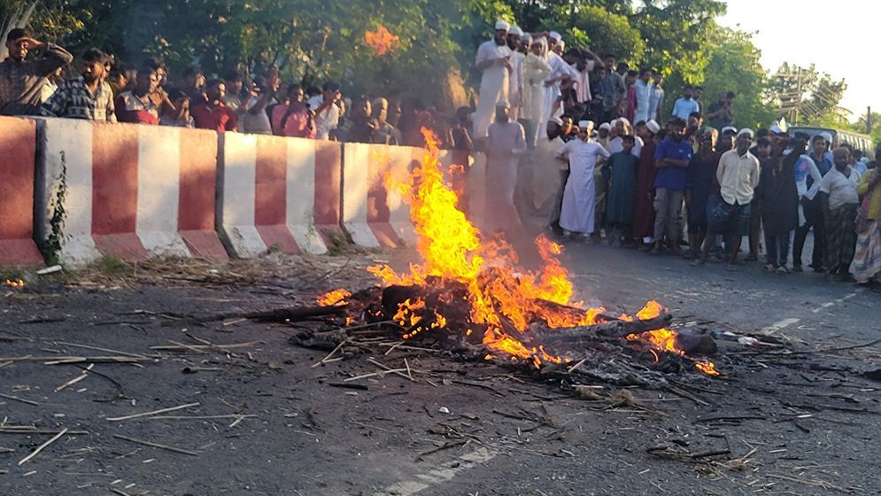 গোয়ালন্দের অধিকাংশ মসজিদের ইমাম ও মাদ্রাসার শিক্ষক এলাকা ছাড়া