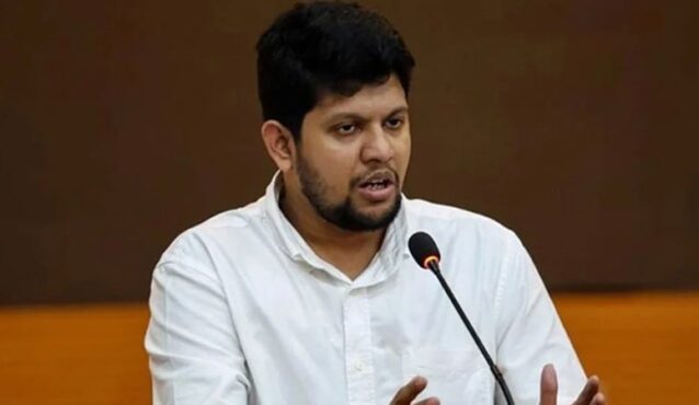 কাড়াকাড়ি করে প্রশাসনে লোক নিয়োগ করিয়েছে বিএনপি-জামায়াত: তথ্য উপদেষ্টা