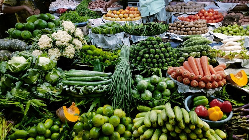 বাজারে সবজি বেশি, দামের উত্তাপ কমছে