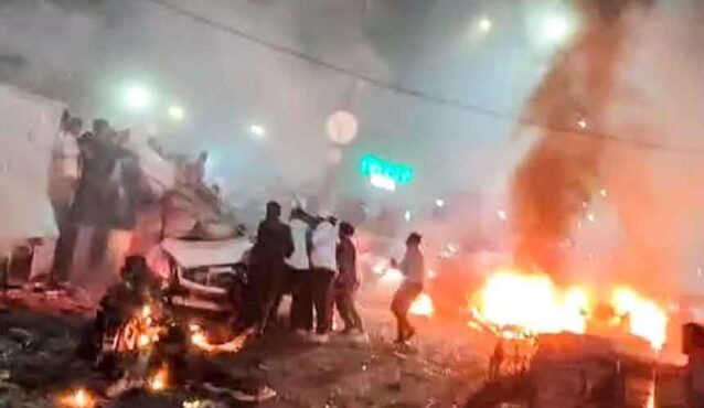 দিল্লিতে লালকেল্লার সামনে বিস্ফোরণে ২২ গাড়ি ভষ্ম, নিহত ৮