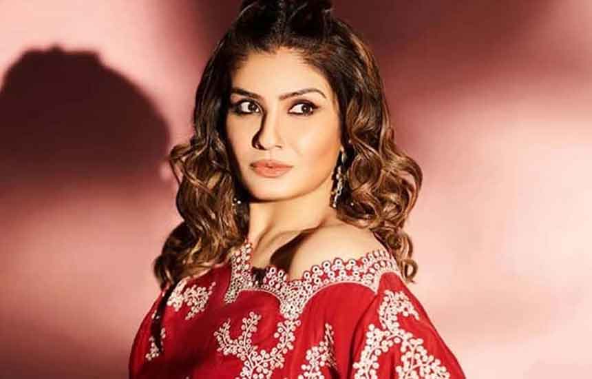 নরেন্দ্র মোদির মায়ের বায়োপিকে রাবিনা