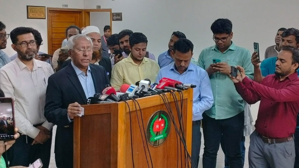 ইসির নিবন্ধন পাচ্ছে তিন দল