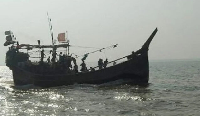 দুই নৌকাসহ বাংলাদেশি ৯ জেলেকে ধরে নিয়ে গেল আরাকান আর্মি