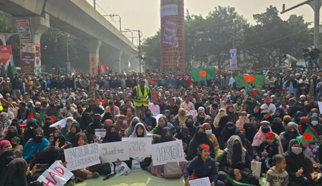 শাহবাগ মোড়ে আবারও ইনকিলাব মঞ্চের অবস্থান