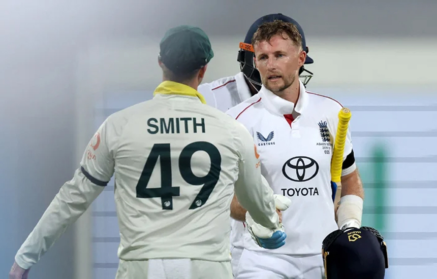 স্টার্কের ‘গোলাপি গোলা’ সামলে রুটের দিন