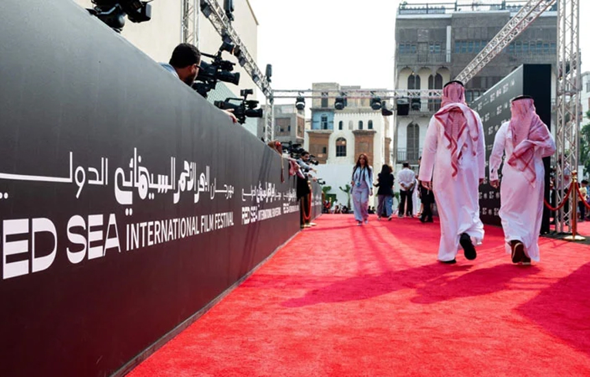 সৌদিতে চলচ্চিত্র উৎসবের পর্দা উঠছে কাল, আলো ছড়াবেন জোলি-ঐশ্বরিয়ারা