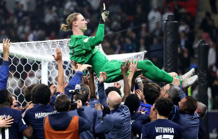 চার পেনাল্টি ঠেকিয়ে পিএসজিকে শিরোপা জেতালেন সাফোনোভ