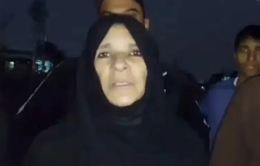 ‘ইমরান পুরোপুরি সুস্থ’, কারাগার থেকে বেরিয়ে জানালেন বোন উজমা