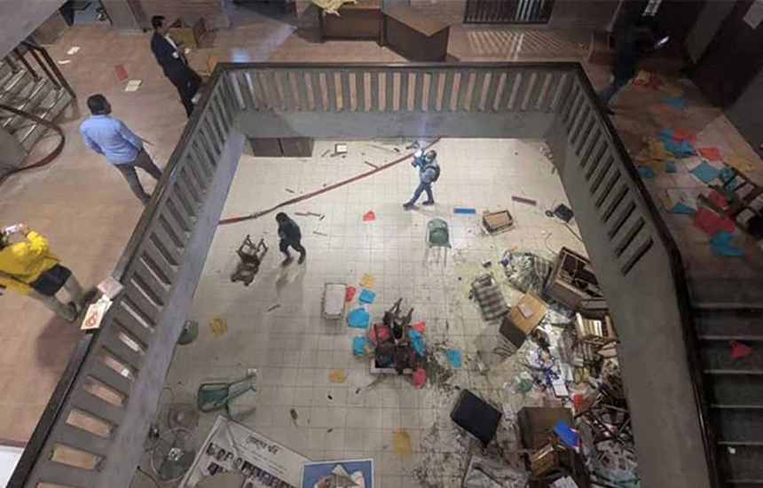 শিল্পচর্চায় বাধা, ক্ষত সাংস্কৃতিক অঙ্গনে