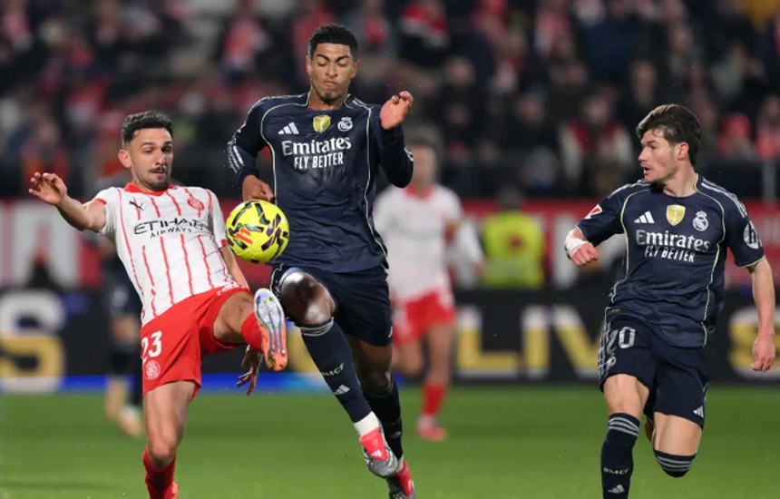 টানা তিন ড্রয়ে শীর্ষস্থান হাতছাড়া রিয়ালের