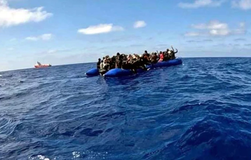 ভূমধ্যসাগরে নৌকাডুবে মৃত্যুর শঙ্কা শত শত অভিবাসনপ্রত্যাশীর