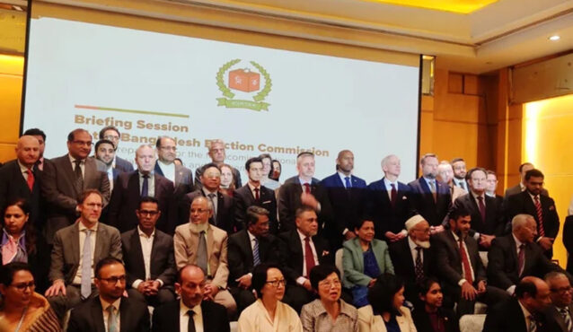 নির্বাচনে ভোটারদের নিরাপত্তা নিশ্চিতে সর্বোচ্চ চেষ্টা করা হবে: সিইসি