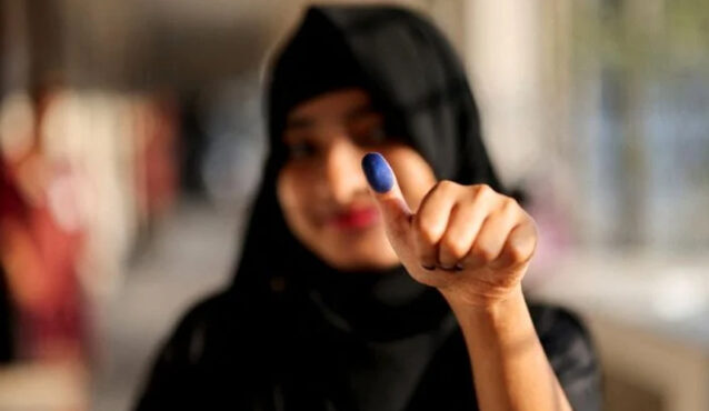 সামাজিক মাধ্যমে প্রথম ভোটের উচ্ছ্বাস, সঙ্গে অপতথ্যের ঢেউ