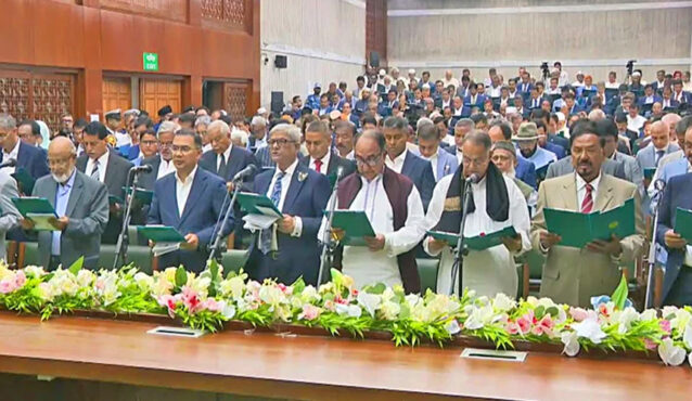 শপথ নিলেন বিএনপির সংসদ সদস্যরা