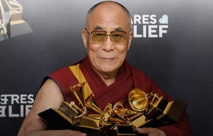 তিব্বতি আধ্যাত্মিক নেতা দালাই লামা ৯০ বছর বয়সে গ্র্যামি পেলেন