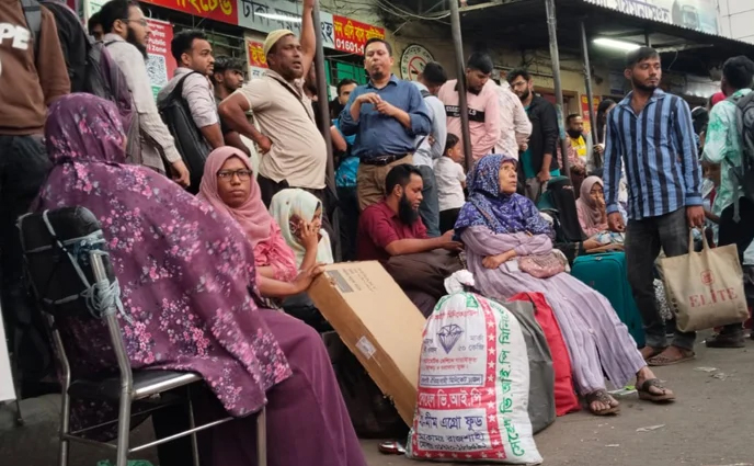 ঈদের মতো ভিড় টার্মিনালে, রিকুইজিশনে বাস সংকট