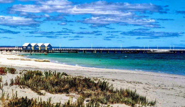 ৪ ঘণ্টা সাঁতরে তীরে ফিরে মা ও দুই ভাইবোনকে বাঁচাল ১৩ বছরের কিশোর