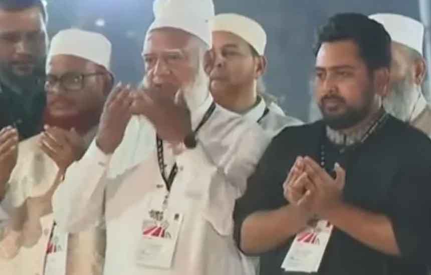 শহীদ মিনারে ফুল ‍দিলেন জামায়াত আমির, বেদিতে দাঁড়িয়ে দোয়া