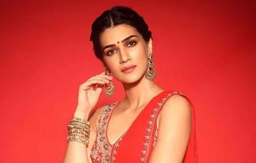 সেরা অভিনেত্রীর পুরস্কার পেয়েও বিব্রত কৃতি