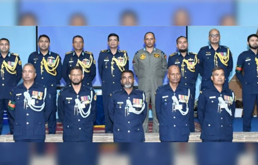 স্বাধীনতা দিবসে অনারারি কমিশন পেলেন বিমান বাহিনীর ৯ কর্মকর্তা